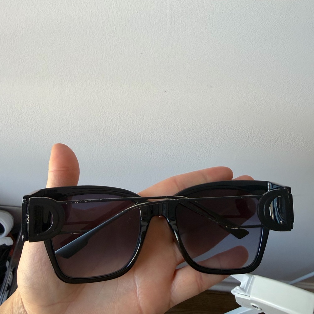 Dior Black Sunglasses - Picture 3 of 8